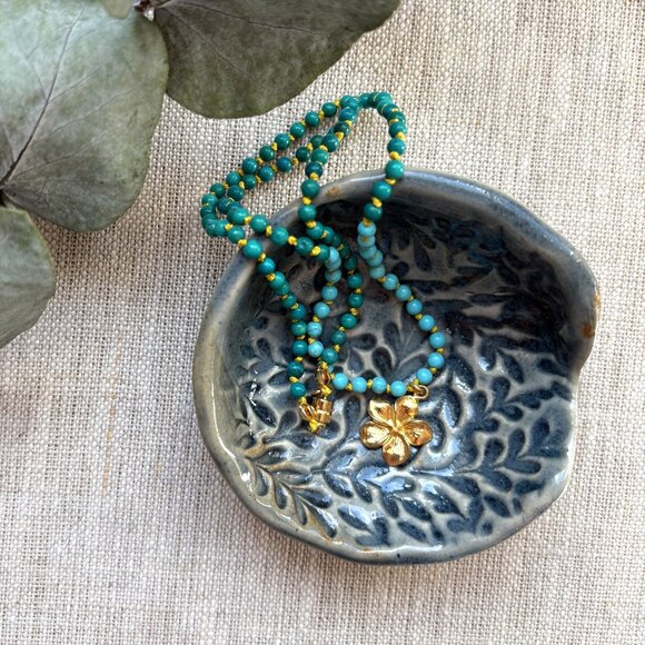 Turquoise Hand Knotted Necklace with Gold Vermeil Flower Charm - Made in Canada - Picture 4 of 8